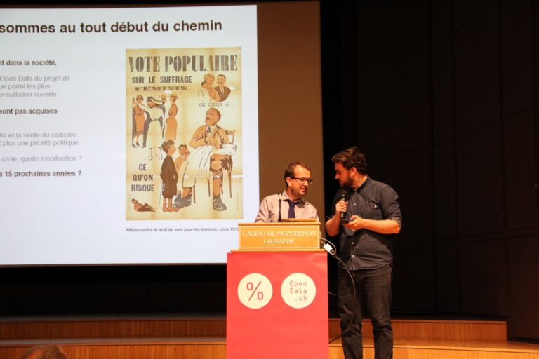 Simon Chignard with moderator Hannes Gassert