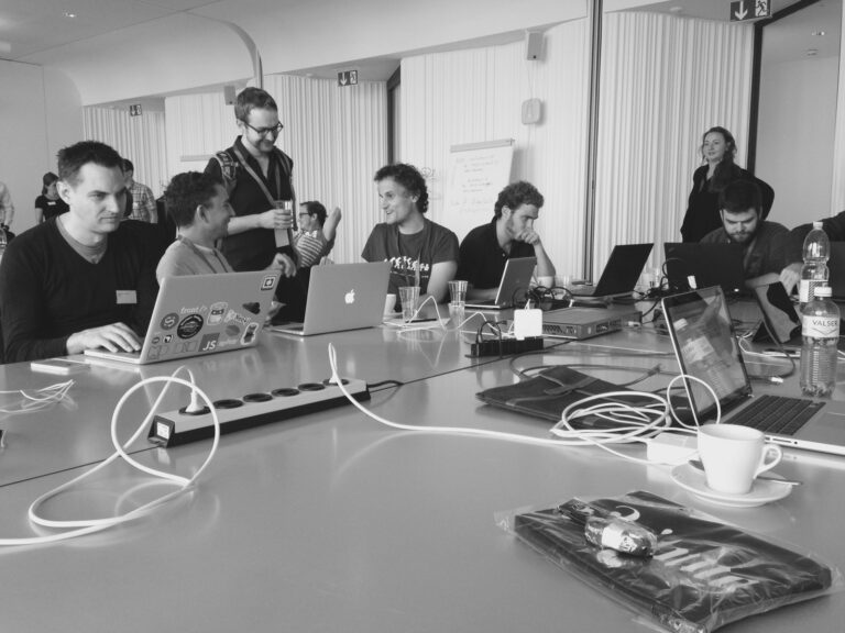 Teams at work at the Election Hackdays at the NZZ