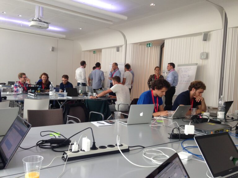 Teams at work at the Election Hackdays at the NZZ