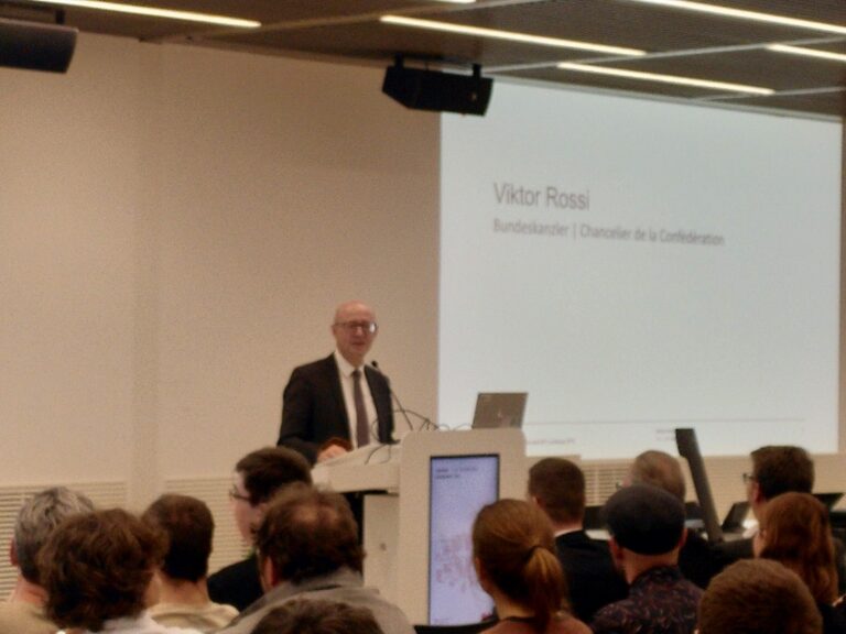 Bundeskanzler Viktor Rossi bei der Preisverleihung