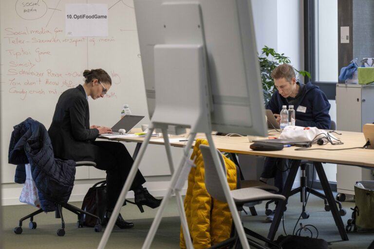Das Team «OptiFood-Game» an der Arbeit