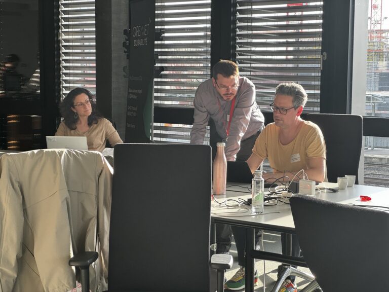Gespräch am Arbeitsplatz