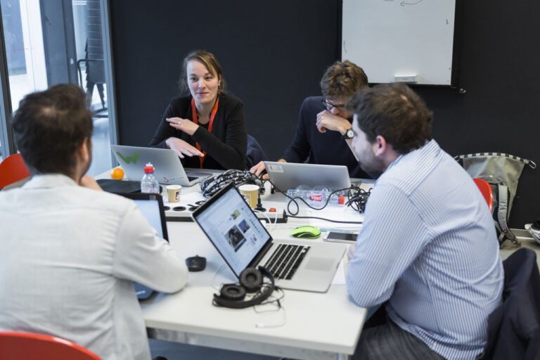 Samstagmorgen: die Teams arbeiten weiter