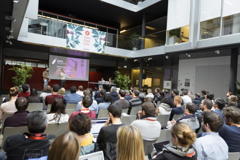 Schlusspräsentationen im Atrium