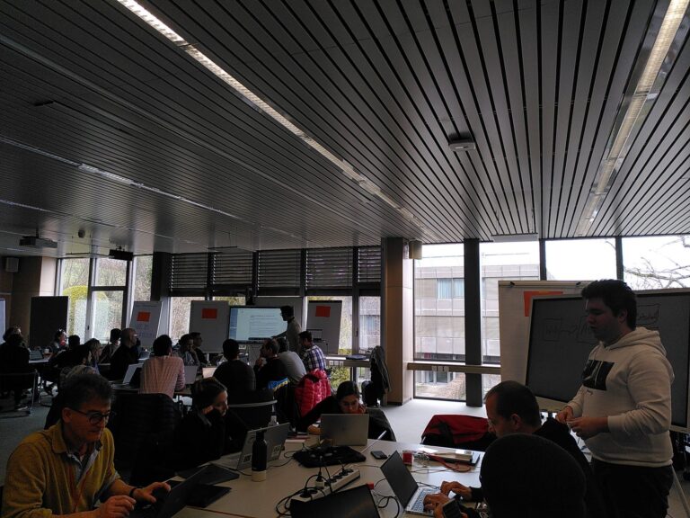 Teams bei der Arbeit