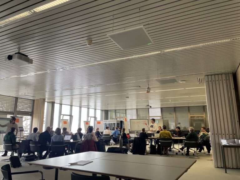 Teams bei der Arbeit