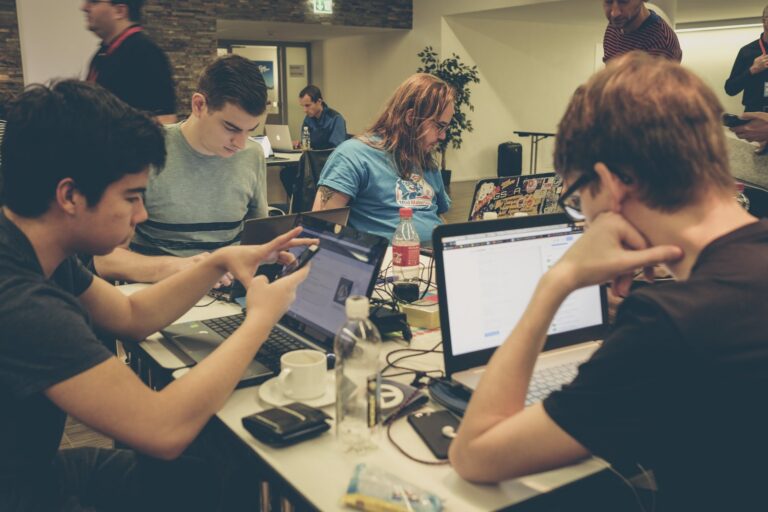 Final sprint at the laptops
