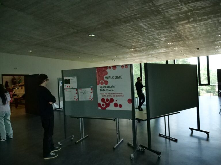 In the foyer: welcome and the project showcase